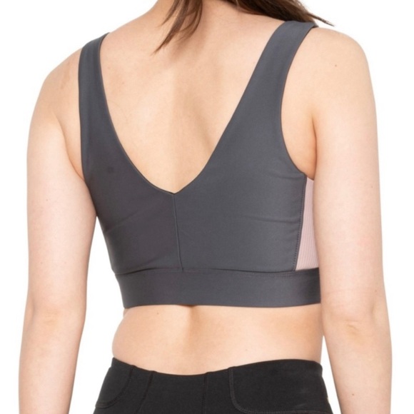 Peloton sports bra size M - Picture 2 of 7